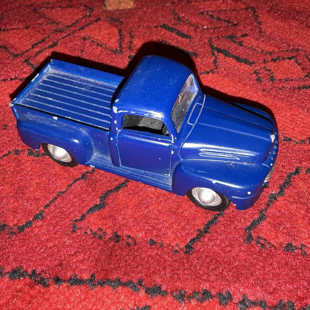 Maisto Blue 1948 Ford F-1 Pickup Truck Diecast Toy Truck